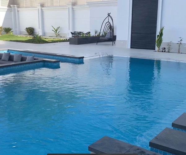 Overflow Swimming Pool at New Cairo
